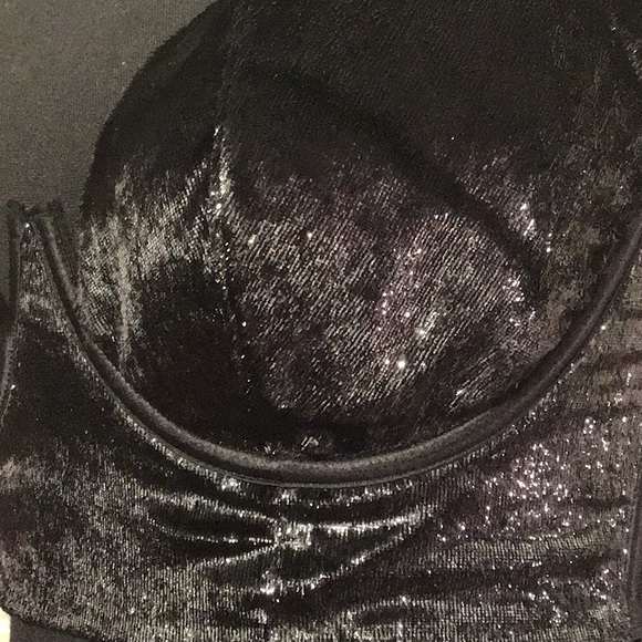 Victoria’s Secret - Sz 32D - very sexy balconet - Picture 6 of 7